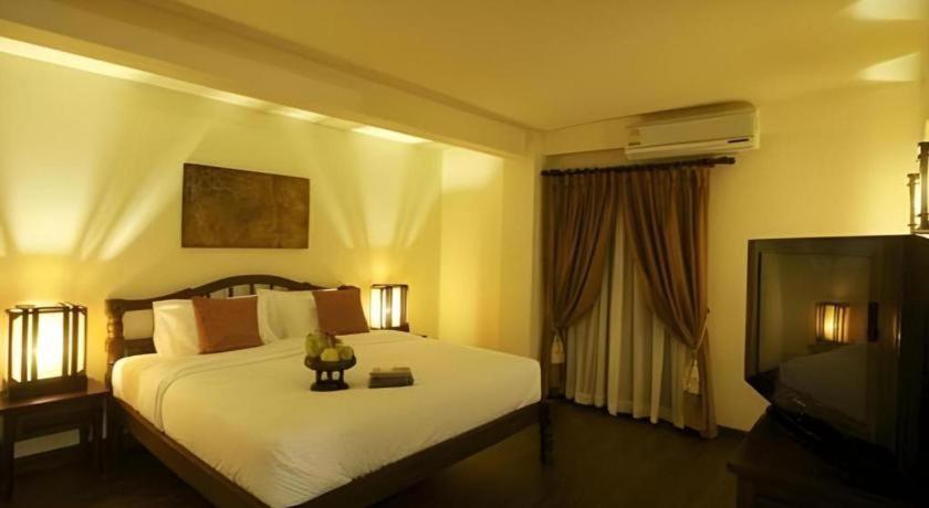 Anoma Boutique House