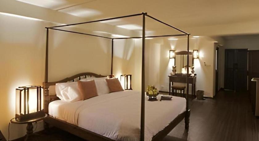 Anoma Boutique House